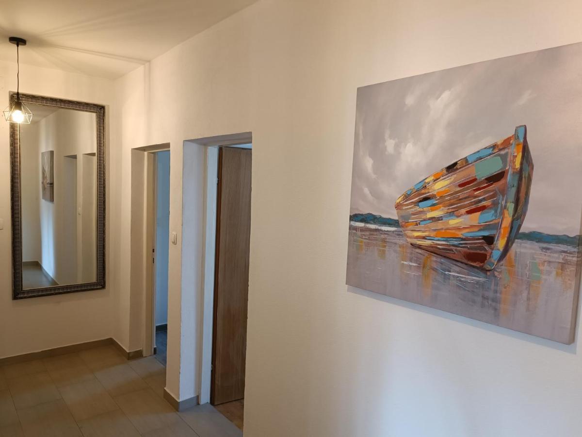 Apartman Brigita Apartment บีโอกราดนาโมรู ภายนอก รูปภาพ